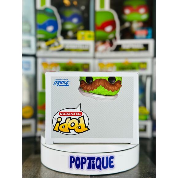 Sesame Street Oscar the Grouch with Slimey Funko Pop! #1793 - Picture 5 of 6